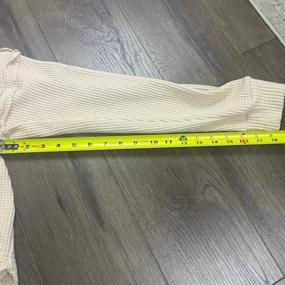 Fantastic Fawn Beige Waffle Knit Henley Top Women’s Size M Long Sleeve Boho - Picture 5 of 7